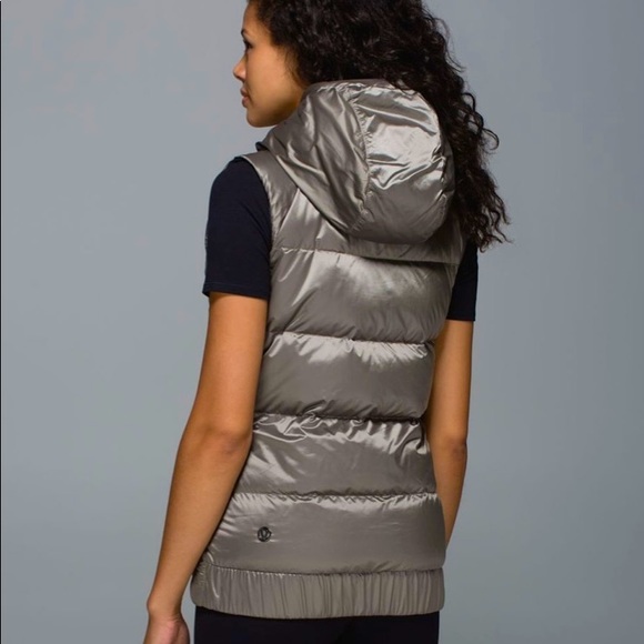 🍒LULULEMON CAMO FLUFFIEST VEST sz 10 Awesome Jacket OLIVE GREEN/TAN~ REVERSES!! - Picture 8 of 8